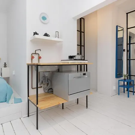 Bright Studio Praga Close To Pge Narodowy By Renters Varsovie